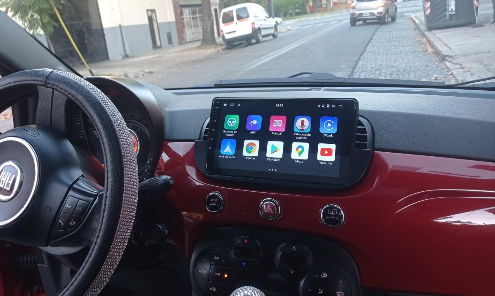 Pantalla multimedia instalada - Car audio M&H Designs